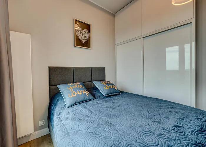 Hanza Tower Swimming Pool & Spa High Floor With Balcony!