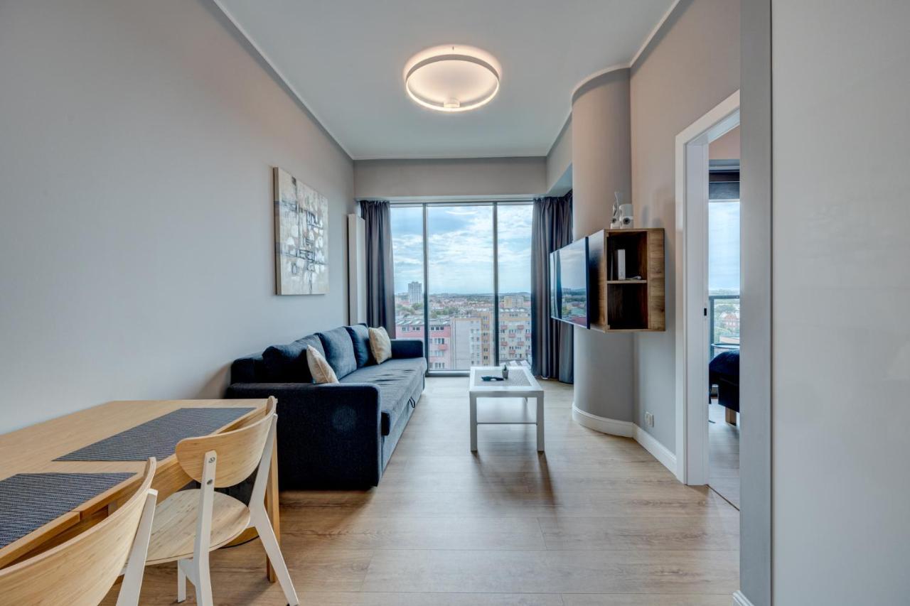 Apartment Hanza Tower Swimming Pool & High Floor With Balcony! *