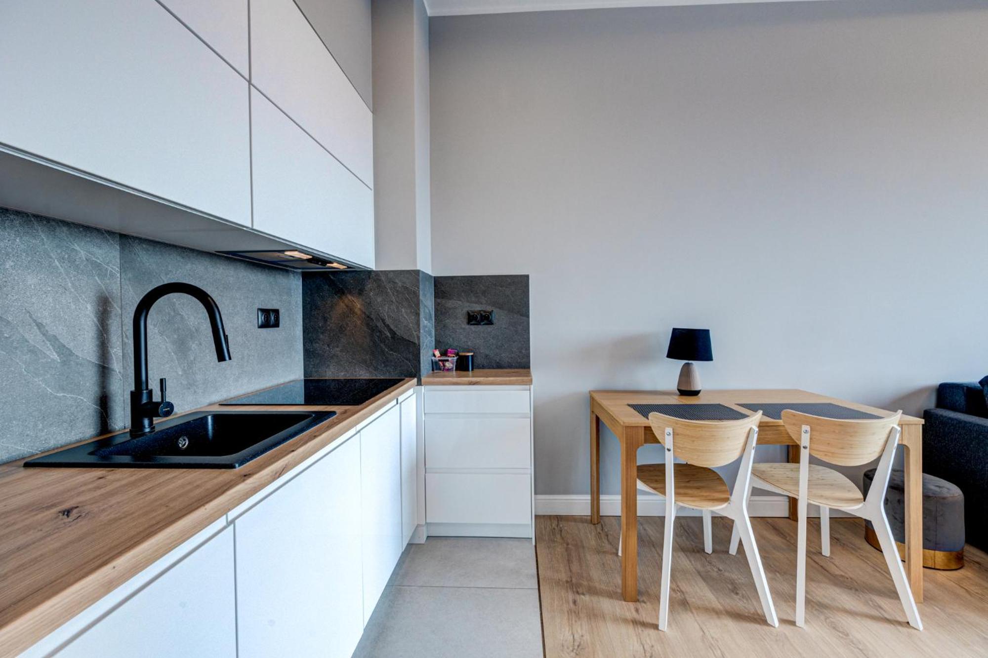 Hanza Tower Swimming Pool & High Floor With Balcony! Apartament