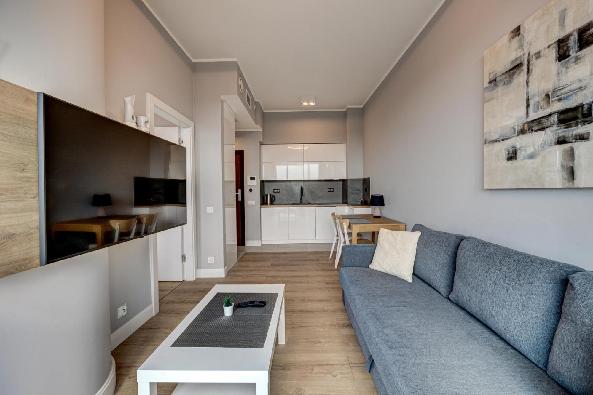 Apartment Hanza Tower Swimming Pool & High Floor With Balcony!