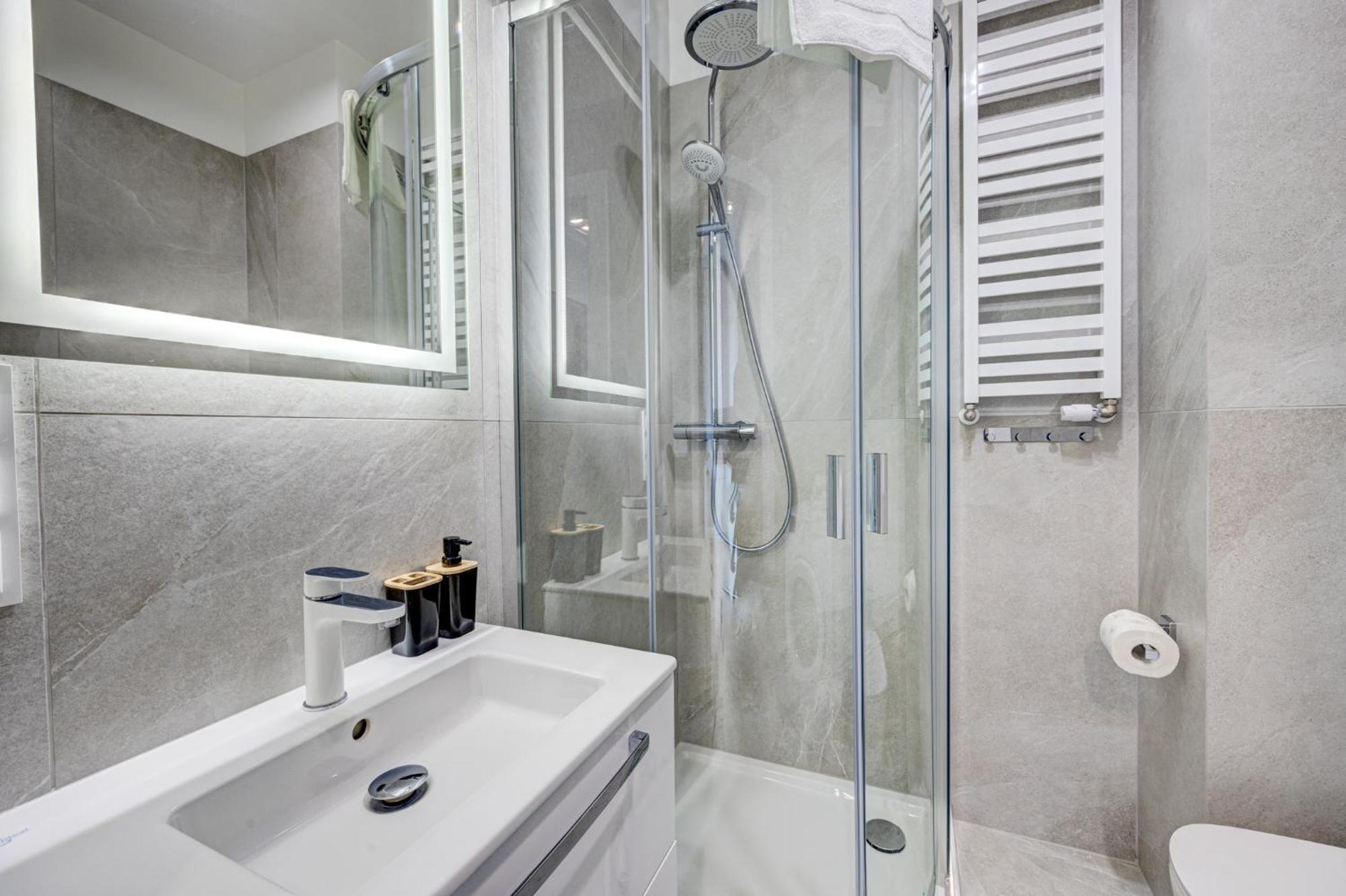 Hanza Tower Swimming Pool & High Floor With Balcony! Apartment *